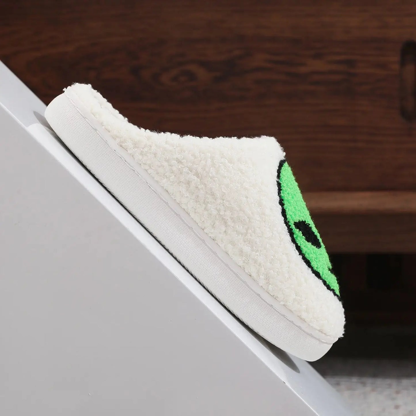 Alien Pattern Cozy Winter Slippers – Fun & Non-Slip