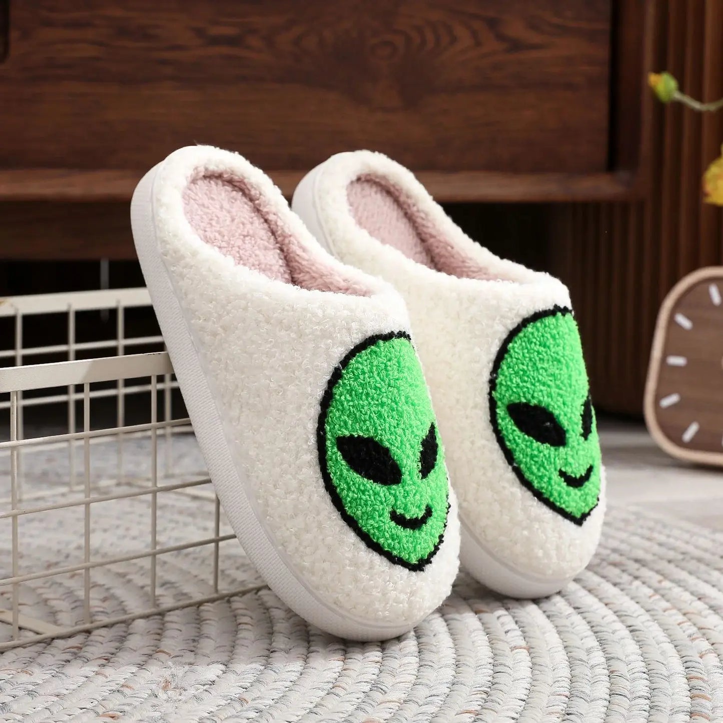 Alien Pattern Cozy Winter Slippers – Fun & Non-Slip
